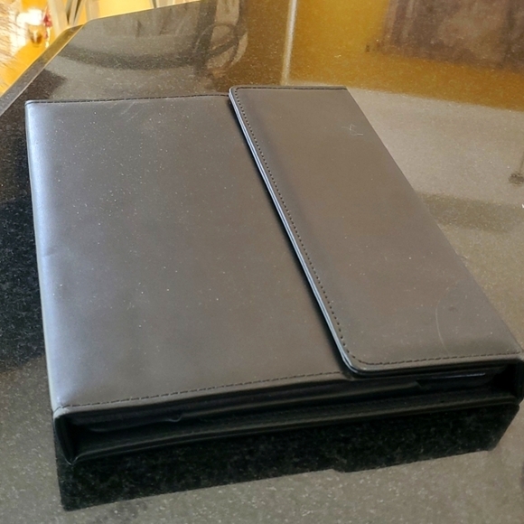 Bluetooth Ipad Keyboard Case - Picture 2 of 6